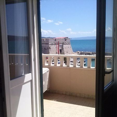 Studio Apartment Mala Plaza Kastela Exterior photo