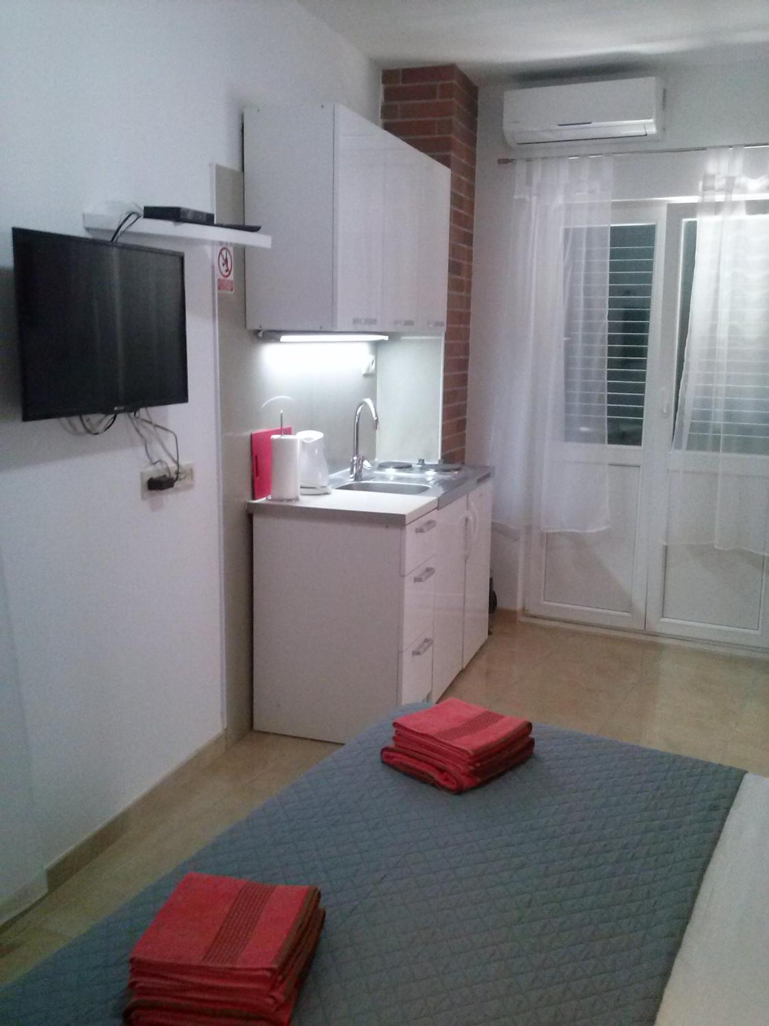 Studio Apartment Mala Plaza Kastela Exterior photo